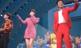 娱乐圈热点视频爆料最新,某明星恋情曝光，背后真相令人震惊！